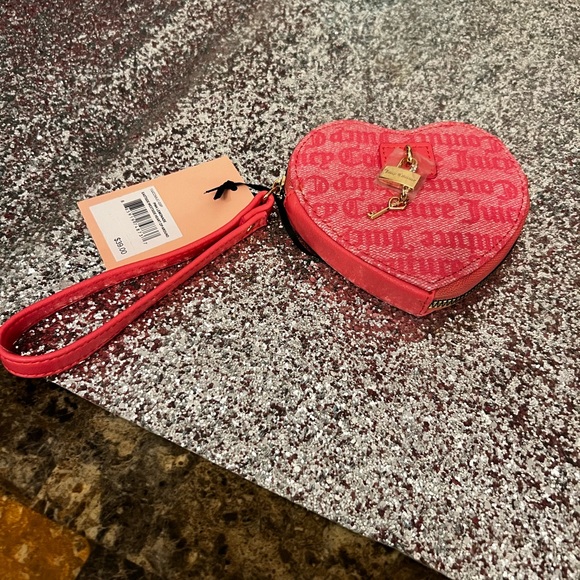 ❌SOLD❌JUICY COUTURE WRISTLET HEART ZIP AROUND Authentic NEW WITH TAGS - Picture 3 of 5